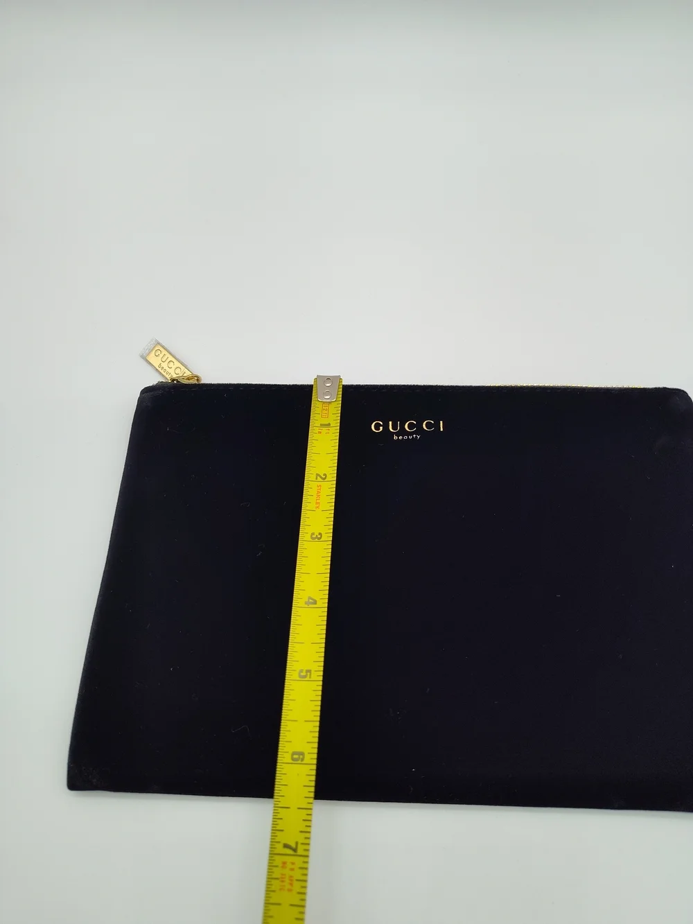 GUCCI Beauty Black Velvet Cosmetic Pouch Gold Zip Clutch Makeup Bag NIP